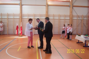 100-9980.jfif