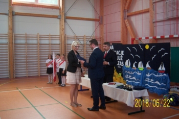 100-9972.jfif
