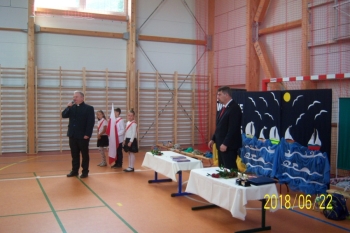 100-9982.jfif